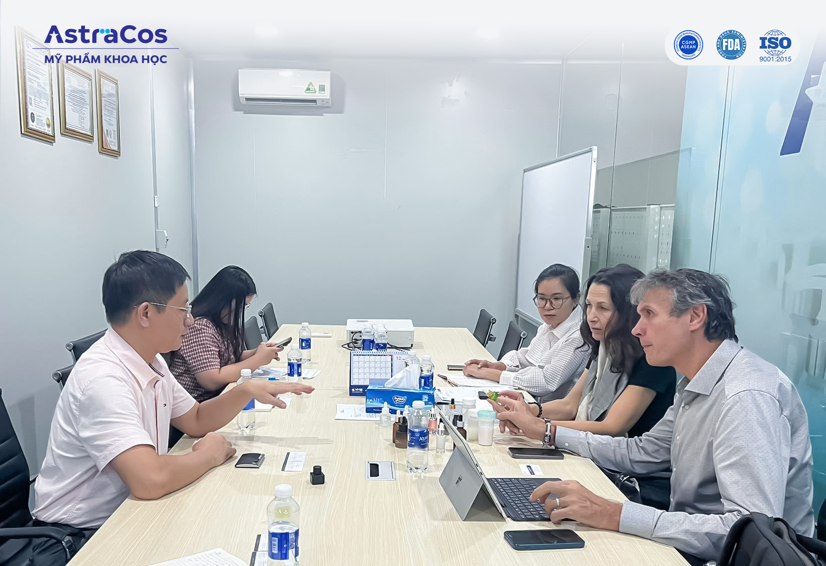 AstraCos sẵn sàng đồng hành cùng bạn từ ý tưởng đến thương hiệu mỹ phẩm hoàn chỉnh năm 2026