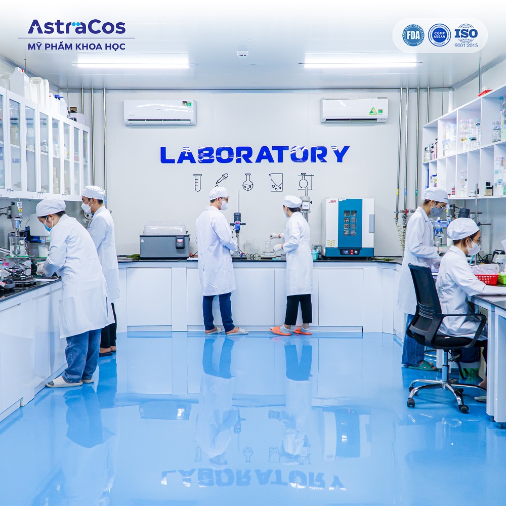 Phòng Lab phát triển mỹ phẩm dưỡng trắng và trẻ hóa tại AstraCos